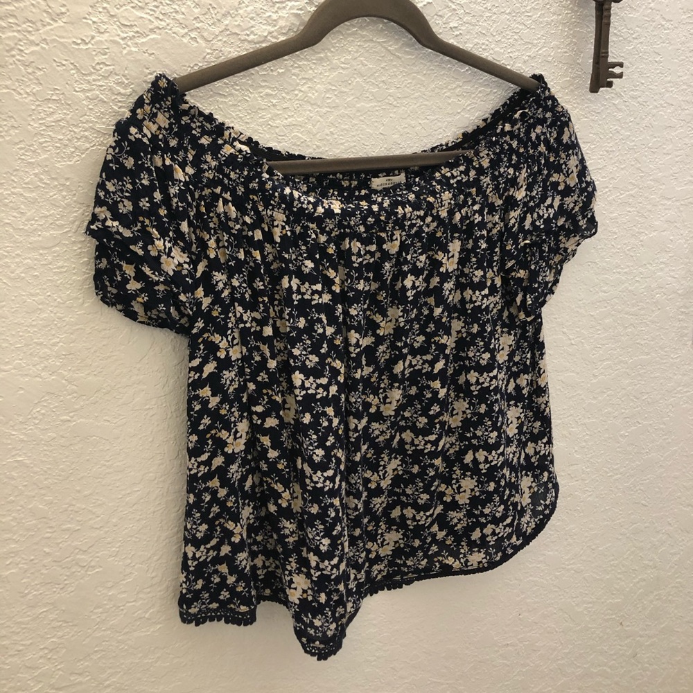 Off the shoulder short sleeve blouse